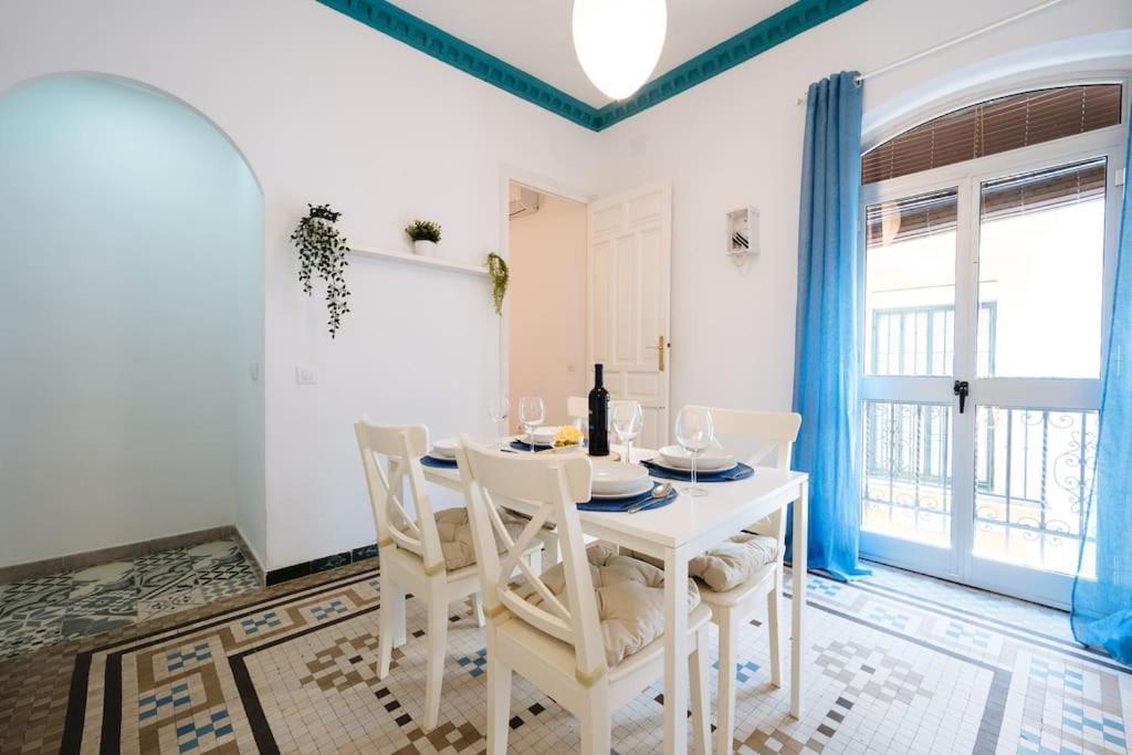 Andalusian Flavour In Heart Of * 4'giralda Séville